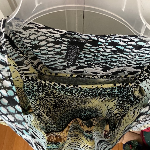 Stylish Multicolor Top - Picture 7 of 7